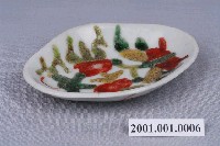 藏品(彩釉花卉蝴蝶菱形小碟)的圖片