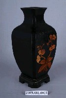 藏品(蝴蝶蘭漆器花瓶)的圖片
