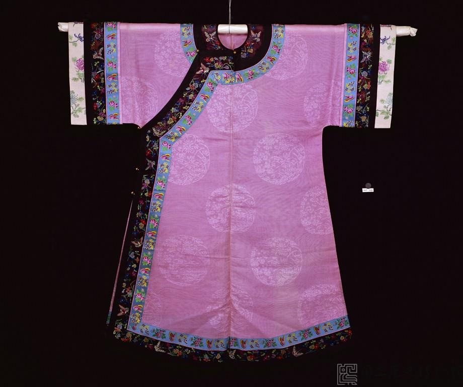 紫紗團花緄邊刺繡女袍藏品圖，第1張