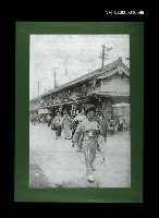 主要名稱：街上和服婦女照片(影本)圖檔，第1張，共1張