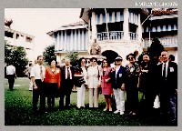 主要名稱：訪問錢穆故居之合照圖檔，第2張，共3張