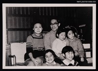 主要名稱：余光中全家福（翻拍照）圖檔，第1張，共1張