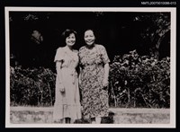 主要名稱：敻紅與○○○合照（翻拍照）圖檔，第1張，共1張