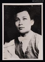 主要名稱：羅門獨照（半身照）（翻拍照）圖檔，第1張，共1張