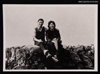主要名稱：商略夫婦合照（翻拍照）圖檔，第1張，共1張