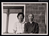 主要名稱：周夢蝶與男性友人合照（翻拍照）圖檔，第1張，共1張