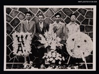 主要名稱：向明、曠中玉等合照（翻拍照）圖檔，第1張，共1張