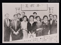 主要名稱：覃子豪、向明夫人、胡品清、蓉子、夏菁夫人等合照（翻拍照）圖檔，第1張，共1張