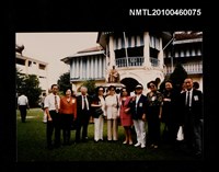 主要名稱：訪問錢穆故居之合照圖檔，第1張，共3張