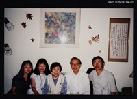 主要名稱：琦君與學生秀蘭等人合照2-21圖檔，第1張，共1張