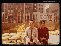 主要名稱：李一楠與李唐基於城市建築前合照2-21圖檔，第3張，共3張