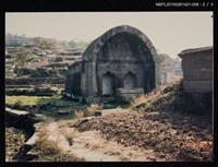 主要名稱：琦君1990年大陸返鄉11-6(李唐基與李晝堂等人北京祭拜母親、返鄉掃墓墓園照)圖檔，第3張，共4張