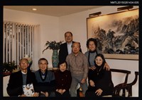 主要名稱：琦君夫婦與高仕銘等人於室內合照圖檔，第1張，共1張