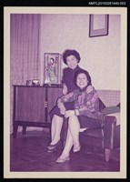 主要名稱：琦君與友人石韻薇合照2-3圖檔，第1張，共1張