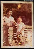 主要名稱：琦君友人石韻薇和宇航合照2-5圖檔，第1張，共2張