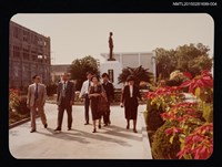 主要名稱：琦君出席校園文學座談會照4圖檔，第1張，共1張