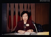 主要名稱：琦君出席中央日報主辦現代文學討論會（琦君獨照）2圖檔，第1張，共2張
