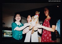 主要名稱：何凡與夏祖麗、黃春明等人出席《林海音傳》新書記者會照片(夏祖麗與好友合照)4圖檔，第1張，共1張