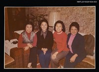 主要名稱：琦君與林海音等人合照3圖檔，第1張，共1張