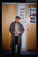 主要名稱：琦君夫婦與友人劉大偉及其家人合照（劉大偉獨照）2圖檔，第1張，共1張