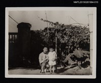 主要名稱：琦君與友人蘭生及其家人合照1-10圖檔，第1張，共1張