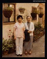 主要名稱：琦君與友人蘭生及其家人合照2-4圖檔，第1張，共1張