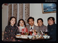 主要名稱：友人陳克勤、謝糾糾等人合照1圖檔，第1張，共1張