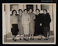 主要名稱：琦君與張秀亞等婦協成員合照2圖檔，第2張，共4張