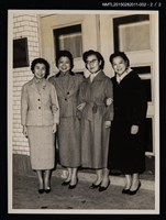 主要名稱：琦君與張秀亞等婦協成員合照2圖檔，第3張，共4張