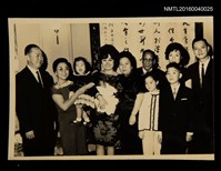 主要名稱：洪炎秋與女、婿、媳、外孫、外孫女、孫女等合影圖檔，第1張，共1張