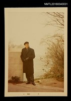 主要名稱：洪炎秋晚年獨照（應為故居附近）圖檔，第1張，共1張