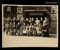 主要名稱：洪炎秋與省立台中民眾教育館附設化蕃社國語班合影圖檔，第1張，共1張