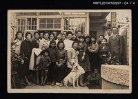 主要名稱：林氏好與家人合影（於庭院中）圖檔，第5張，共5張