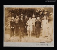 主要名稱：盧丙丁與友人合影（於戶外）圖檔，第1張，共1張