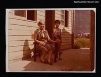 主要名稱：林氏好與家人合影（晚年，與小男孩於屋外）圖檔，第1張，共2張