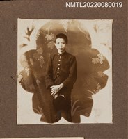 主要名稱：男學生獨照6/其他-相簿名稱：龍瑛宗相片集1圖檔，第1張，共1張