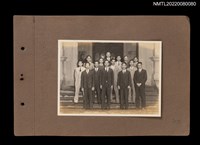 主要名稱：龍瑛宗與13名西裝男性合照/其他-相簿名稱：龍瑛宗相片集1圖檔，第1張，共1張