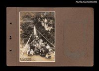 主要名稱：龍瑛宗1938年新春與臺灣銀行總行同事旅遊花蓮太魯閣於仙寰橋合照（大タロコ峽探勝紀念）/其他-相簿名稱：龍瑛宗相片集1圖檔，第1張，共1張