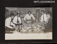 主要名稱：龍瑛宗（中年）與4名男性用餐合照（火鍋聚會照3）/其他-相簿名稱：龍瑛宗相片集2圖檔，第1張，共1張