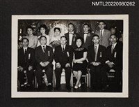 主要名稱：龍瑛宗夫婦與10人於婚禮合照/其他-相簿名稱：龍瑛宗相片集2圖檔，第1張，共1張