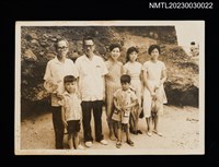 主要名稱：王詩琅與親友於臺北縣石門海濱合照（1963-05）圖檔，第1張，共2張