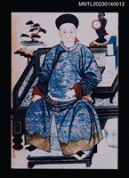 主要名稱：彩繪賴時輝坐姿官服照（翻拍照）圖檔，第1張，共3張