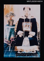 主要名稱：彩繪賴世觀坐姿官服照（翻拍照）圖檔，第1張，共3張