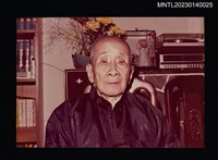 主要名稱：賴子清在書房坐姿照圖檔，第1張，共1張