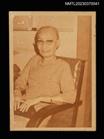 主要名稱：蘇鑾晚年時期坐於室內半身獨照圖檔，第1張，共1張