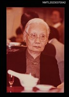 主要名稱：蘇鑾晚年時期於聚會中獨照圖檔，第1張，共1張