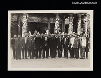 主要名稱：高懷清等多人合照於廟埕圖檔，第1張，共1張