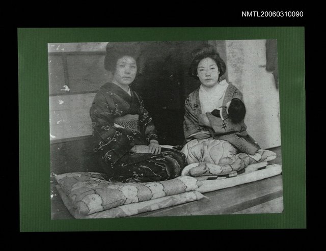 主要名稱：和服婦女2人合照(影本)圖檔，第1張，共1張