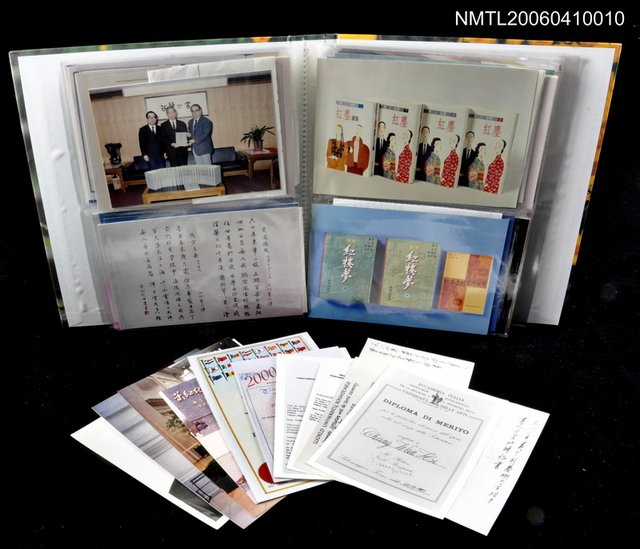 主要名稱：墨人文學著作生活照片圖檔，第1張，共1張