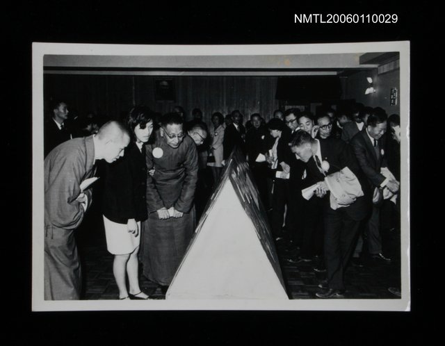 主要名稱：文人以文會友會場參觀照圖檔，第1張，共1張